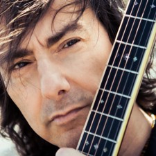 Pippo Pollina - In Concerto / Foto: © Lena Semmelroggen Pippo Pollina - In Concerto